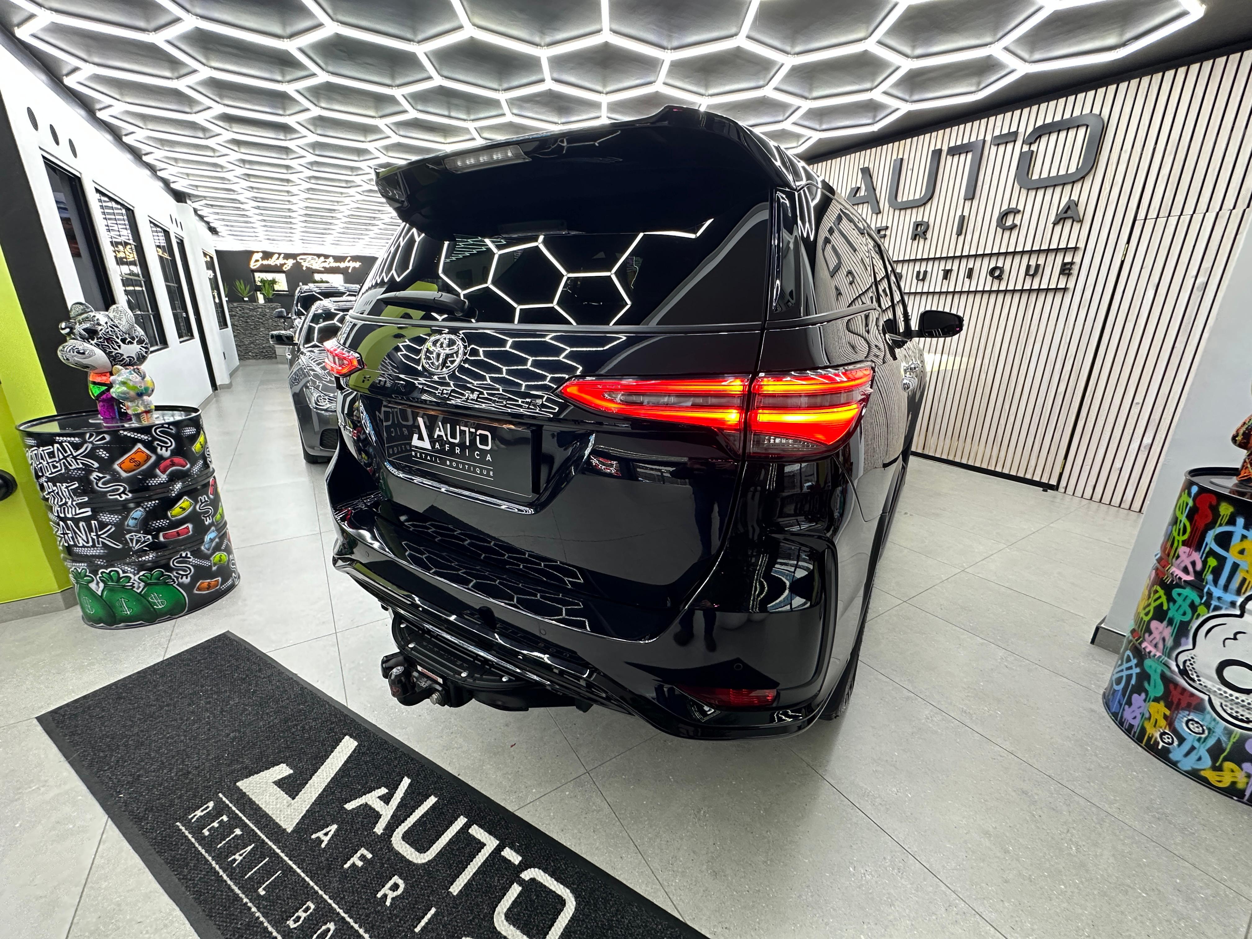 Toyota Fortuner (B6 Armoured)