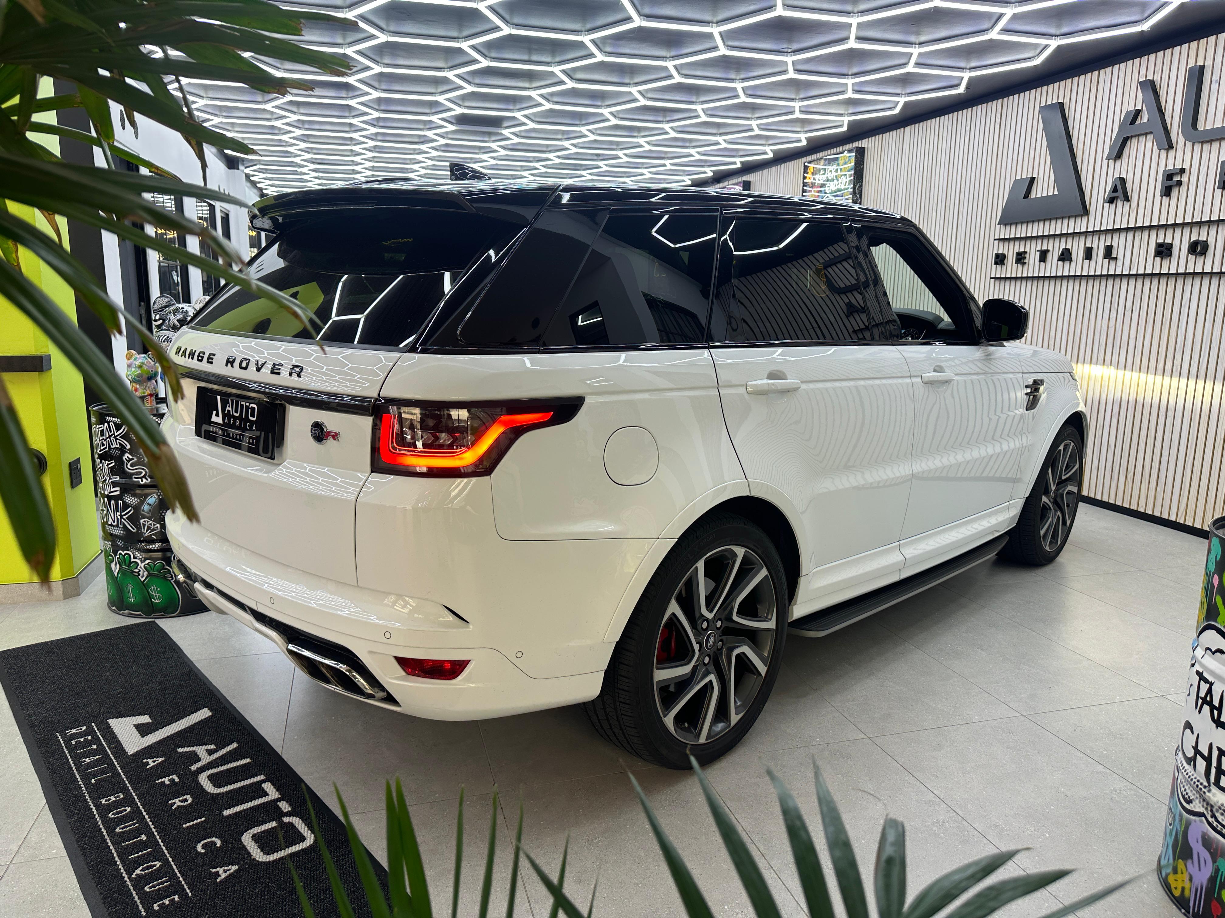 Range Rover SVR (B6 Armoured)